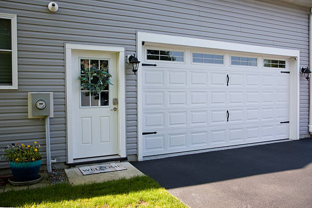24/7 Emergency Garage Door Panel Replacement experts in Bolinas, CA